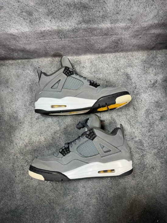 Size 7 | Jordan 4 Cool Grey No Box | Pre-Owned main image 8
